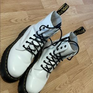 Dr Martens Jadon platform boot